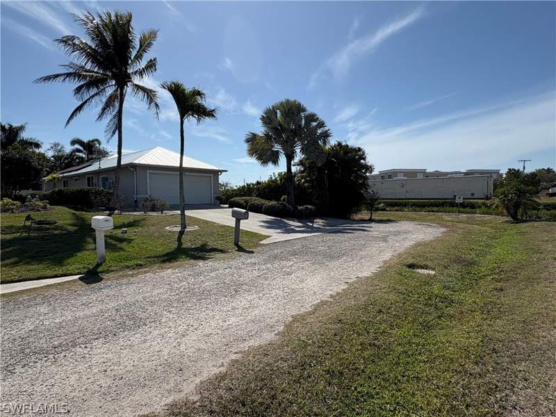 3 bedroom SingleFamilyResidence at 2500 Lee St, Tamiami Heights, Naples — photo 4