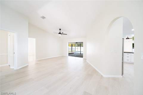 10731 Regent Cir, Naples FL - photo 11 of 35