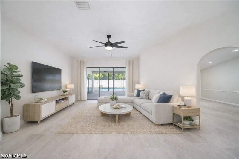 4 bedroom SingleFamilyResidence at 10731 Regent Cir, Regent Park, Naples — photo 3