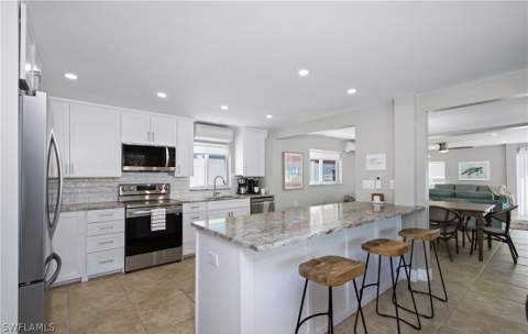 5440 Palmetto St, Fort Myers Beach FL - photo 7 of 42