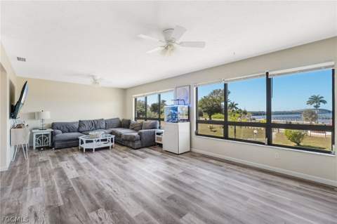 12498 Riverside Dr 205, Fort Myers FL - photo 16 of 46