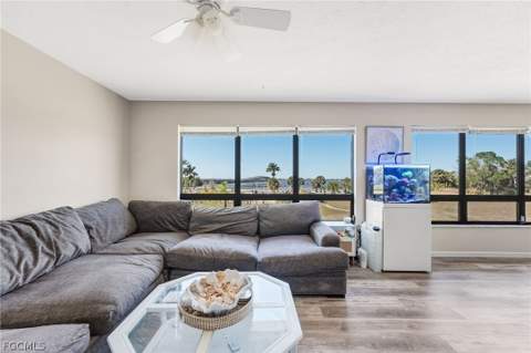 12498 Riverside Dr 205, Fort Myers FL - photo 17 of 46