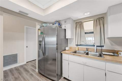 12498 Riverside Dr 205, Fort Myers FL - photo 8 of 46