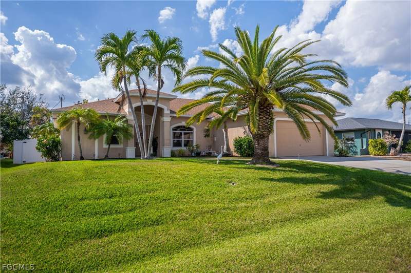 3 bedroom SingleFamilyResidence at 1230 SE 3rd Ave, Cape Coral, Cape Coral — photo 2