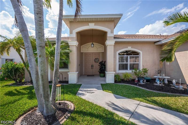 3 bedroom SingleFamilyResidence at 1230 SE 3rd Ave, Cape Coral, Cape Coral — photo 3