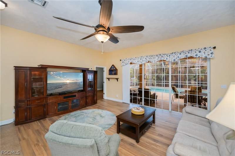 3 bedroom SingleFamilyResidence at 1230 SE 3rd Ave, Cape Coral, Cape Coral — photo 4