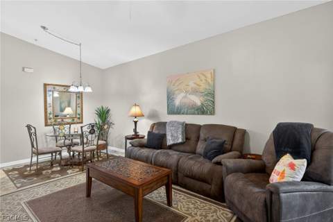 15441 Bellamar Cir 1123, Fort Myers FL - photo 11 of 29