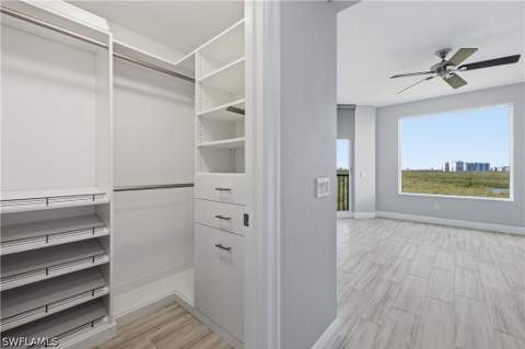 425 Cove Tower Dr 703, Naples FL - photo 17 of 44