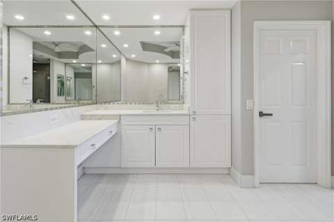 425 Cove Tower Dr 703, Naples FL - photo 20 of 44