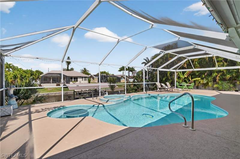 3 bedroom SingleFamilyResidence at 1305 SE 29th Ter, Cape Coral, Cape Coral — photo 3
