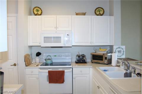 3940 Loblolly Bay Dr 402, Naples FL - photo 9 of 31