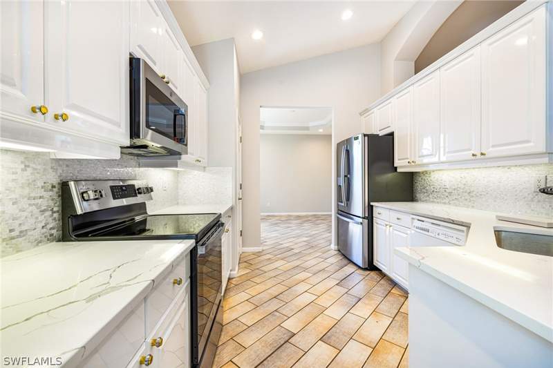3 bedroom Condominium at 19091 Ridgepoint Dr 202, Turtle Point, Estero — photo 5