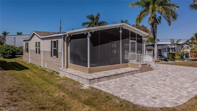 3 bedroom ManufacturedHome at 16050 Tierra Plz, Mobilehaven Estates Unrec, Fort Myers — photo 4