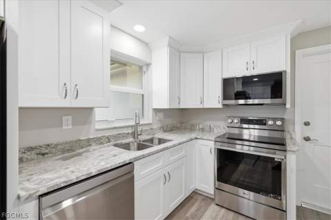 5051 Fairfield Dr, Fort Myers FL - photo 10 of 44