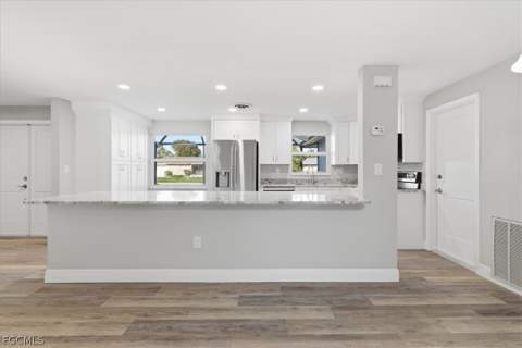 5051 Fairfield Dr, Fort Myers FL - photo 8 of 44