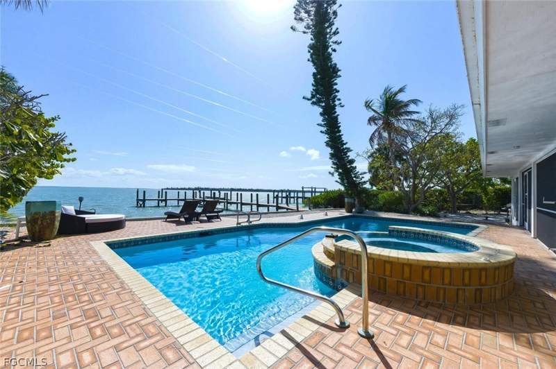 3 bedroom SingleFamilyResidence at 15153 Captiva Dr, Frowes, Captiva — photo 3