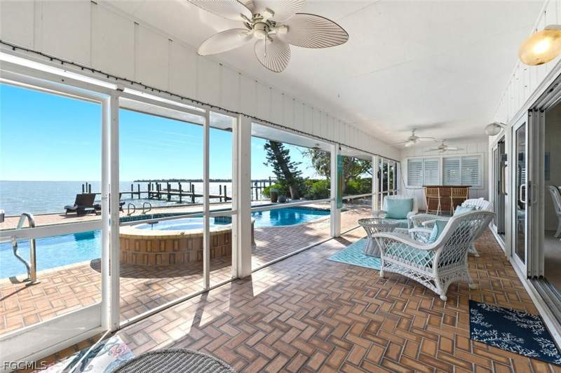 3 bedroom SingleFamilyResidence at 15153 Captiva Dr, Frowes, Captiva — photo 5