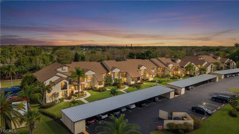 2 bedroom Condominium at 8430 Charter Club Cir 3, Club At Crystal Lake Condominium, Fort Myers — photo 4