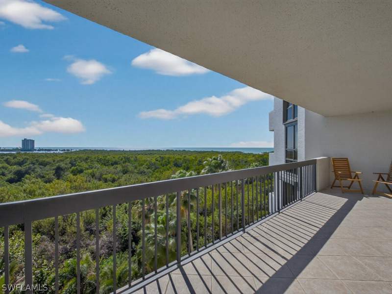 2 bedroom Condominium at 6001 Pelican Bay Blvd 503, Grosvenor, Naples — photo 4