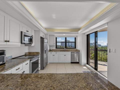 6001 Pelican Bay Blvd 503, Naples FL - photo 8 of 30