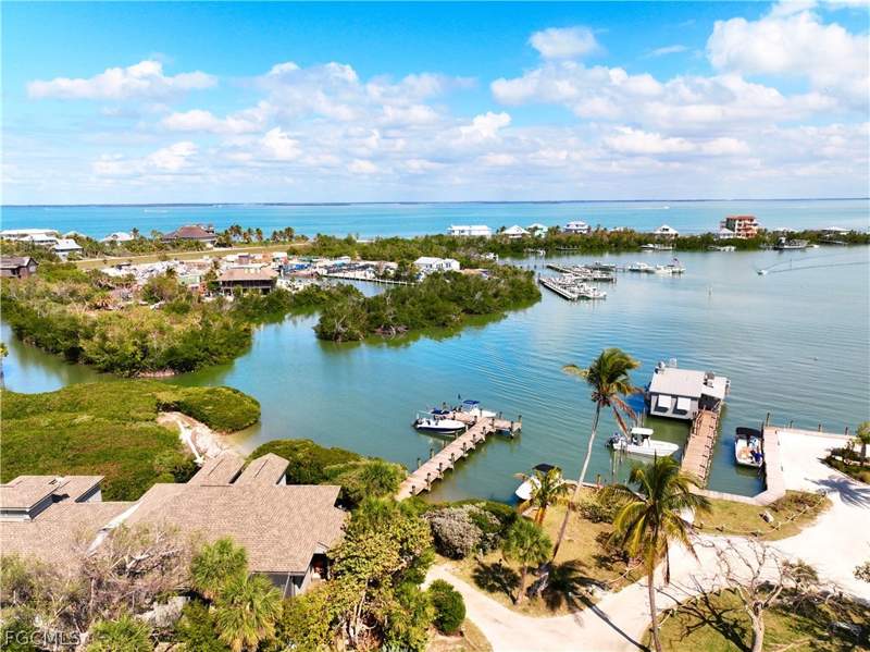 3 bedroom Townhouse at 370 Townhouse Ln 66, Safety Harbor Club, Upper Captiva — photo 3