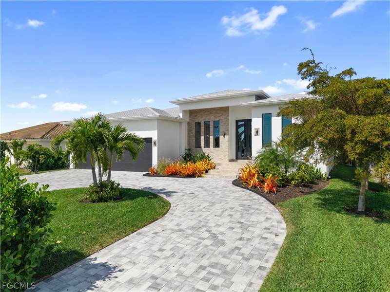 4 bedroom SingleFamilyResidence at 1021 Lucerne Ave, Cape Coral, Cape Coral — photo 3