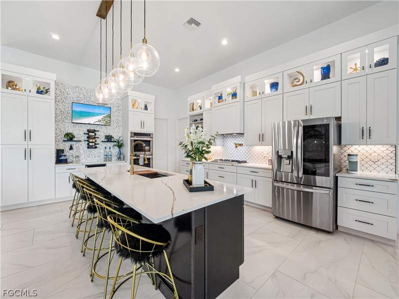 4 bedroom SingleFamilyResidence at 1021 Lucerne Ave, Cape Coral, Cape Coral — photo 5