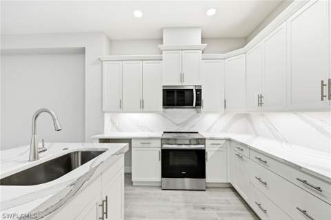 8937 Calypso Ct, Naples FL - photo 6 of 36