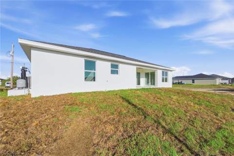 2105 NE 1st Ave, Cape Coral FL - photo 10 of 37