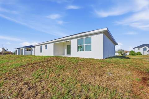 2105 NE 1st Ave, Cape Coral FL - photo 7 of 37