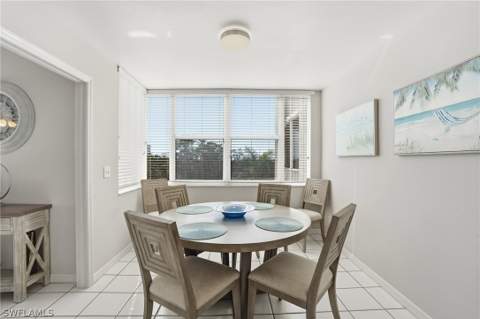 5550 Heron Point Dr 304, Naples FL - photo 10 of 39