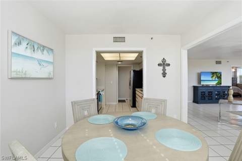 5550 Heron Point Dr 304, Naples FL - photo 11 of 39