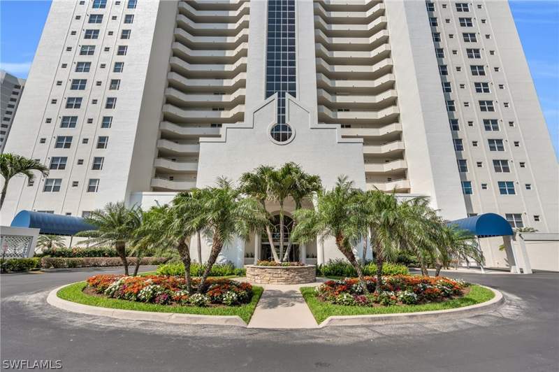 3 bedroom Condominium at 5550 Heron Point Dr 304, St Nicole, Naples — photo 2
