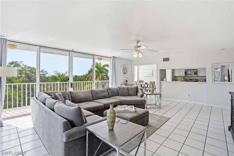 5550 Heron Point Dr 304, Naples FL - photo 9 of 39