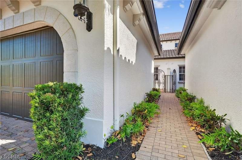 3 bedroom Condominium at 3735 Montreux Ln Bldg 4-102, Montreux, Naples — photo 2