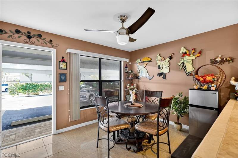 2 bedroom Condominium at 123 SW 47th Ter 102, Manatee Cove Condo, Cape Coral — photo 3