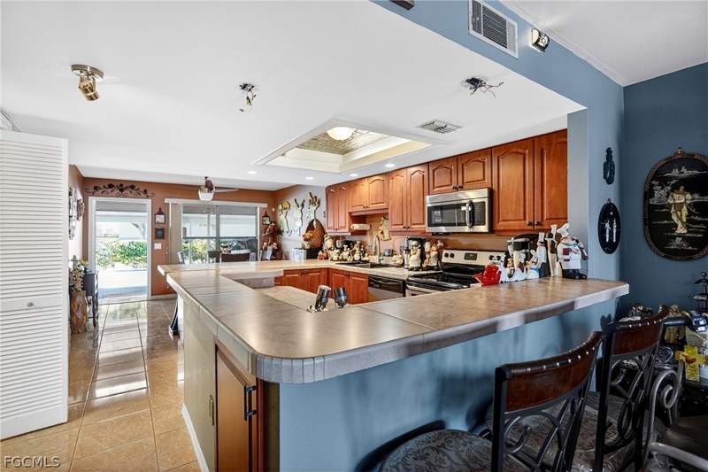 2 bedroom Condominium at 123 SW 47th Ter 102, Manatee Cove Condo, Cape Coral — photo 5