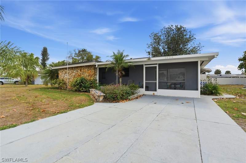 3 bedroom SingleFamilyResidence at 1406 Grandale St, Wedgewood, Lehigh Acres — photo 4