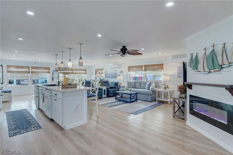 2 bedroom ManufacturedHome at 5554 Sir Walter Way, Old Bridge Village, North Fort Myers — photo 4