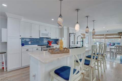 5554 Sir Walter Way, North Fort Myers FL - photo 7 of 50