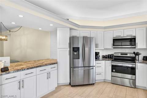 16540 Heron Coach Way 402, Fort Myers FL - photo 6 of 27