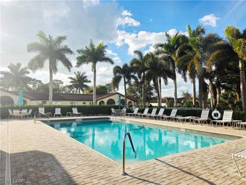 1086 Forest Lakes Dr 9207, Naples FL - photo 12 of 14