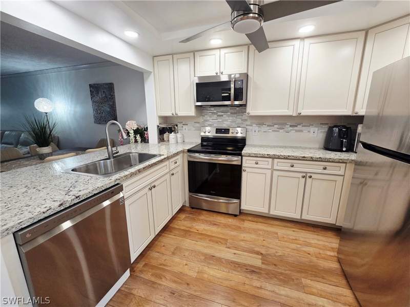 2 bedroom Condominium at 1086 Forest Lakes Dr 9207, Forest Lakes, Naples — photo 3