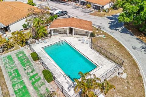 5320 Treetops Dr I, Naples FL - photo 14 of 16