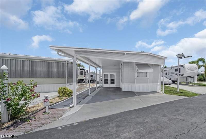 1 bedroom ManufacturedHome at 1159 Daniels RD 74, MOORE HAVEN, Moore Haven — photo 1