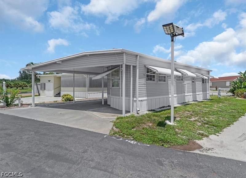 1 bedroom ManufacturedHome at 1159 Daniels RD 74, MOORE HAVEN, Moore Haven — photo 3