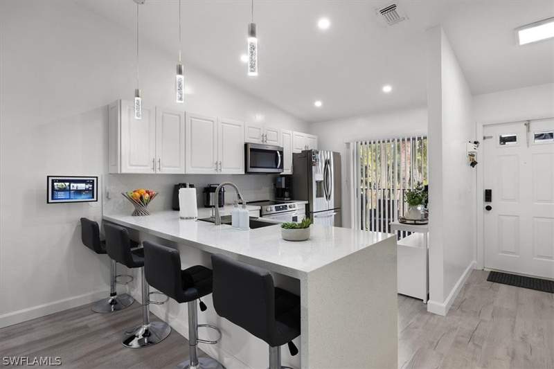 2 bedroom Condominium at 4100 Looking Glass Ln 3002, Winterpark, Naples — photo 5