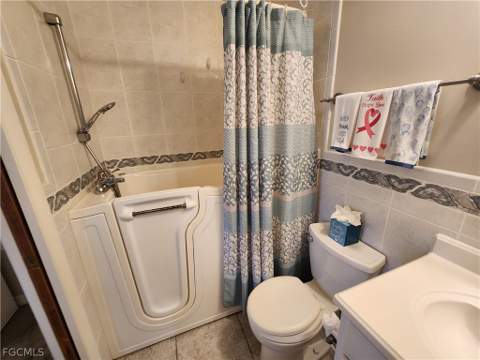 1220 SE 40th St 6, Cape Coral FL - photo 16 of 35