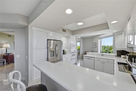7225 Pelican Bay Blvd 305, Naples FL - photo 10 of 32