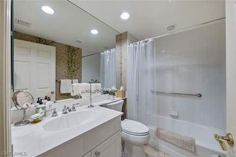 7225 Pelican Bay Blvd 305, Naples FL - photo 19 of 32